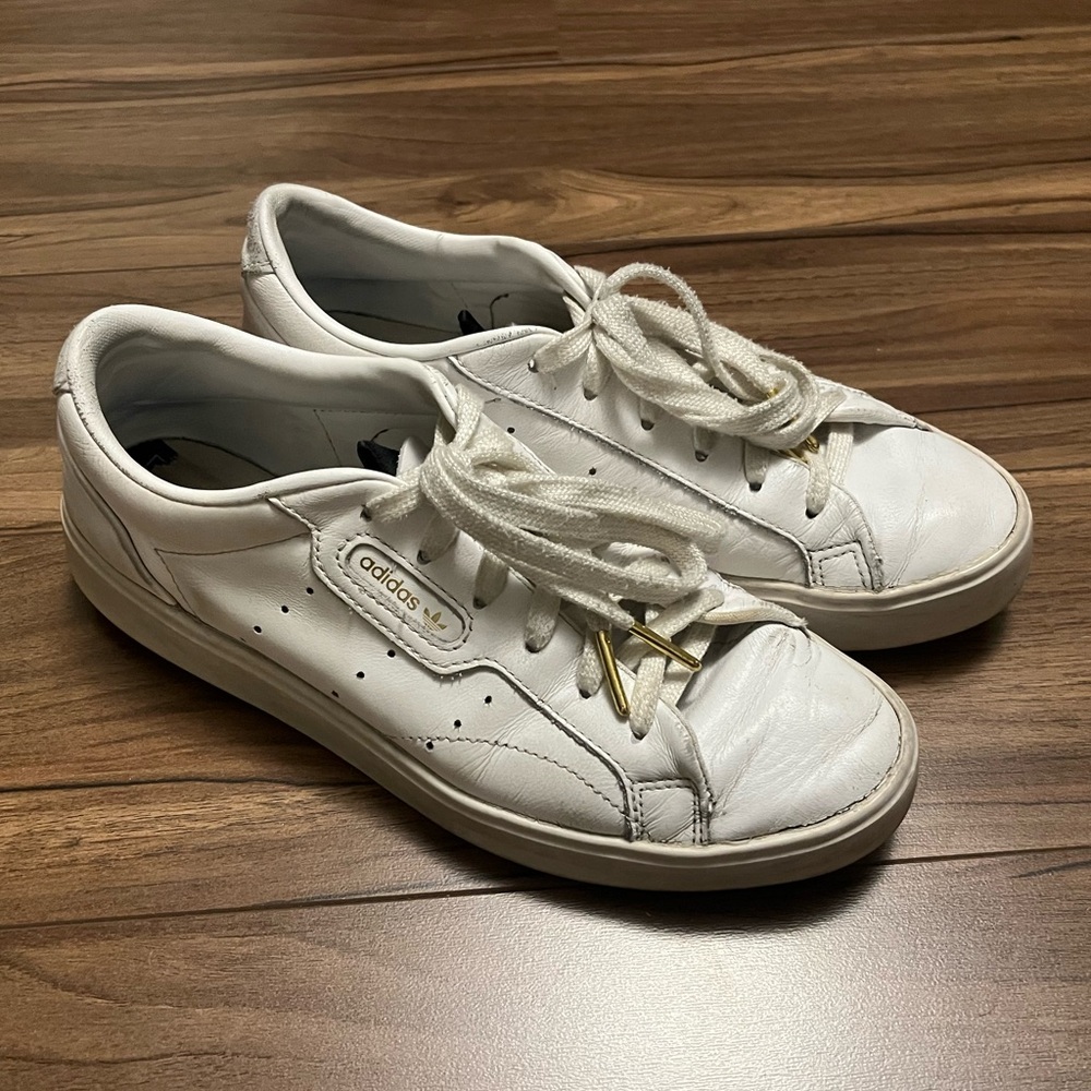 Adidas Sleek White Leather Sneakers with Gold Accent - Picture 2 of 10